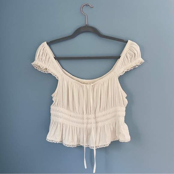 Cropped Cap Sleeve Blouse with Lace Trim - Picture 4 of 8
